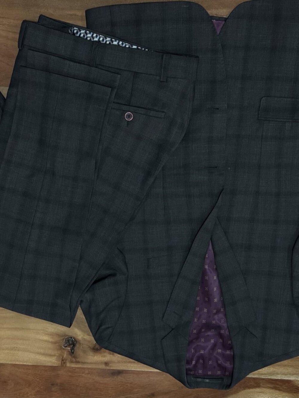 IZAC charcoal check 2-piece suit – slim fit, size S